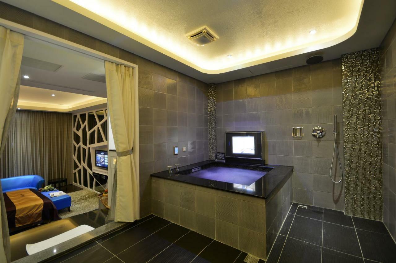 Hea Duenn Motel Taichung Eksteriør billede