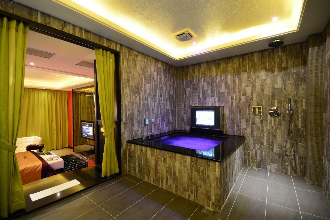 Hea Duenn Motel Taichung Eksteriør billede